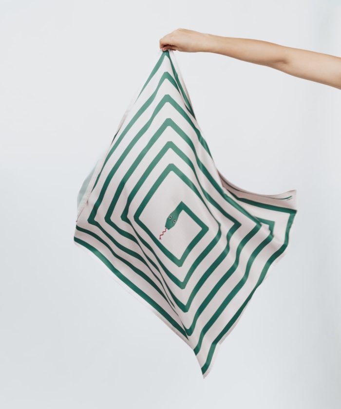 اسکارف مار (Vintage snake scarf)